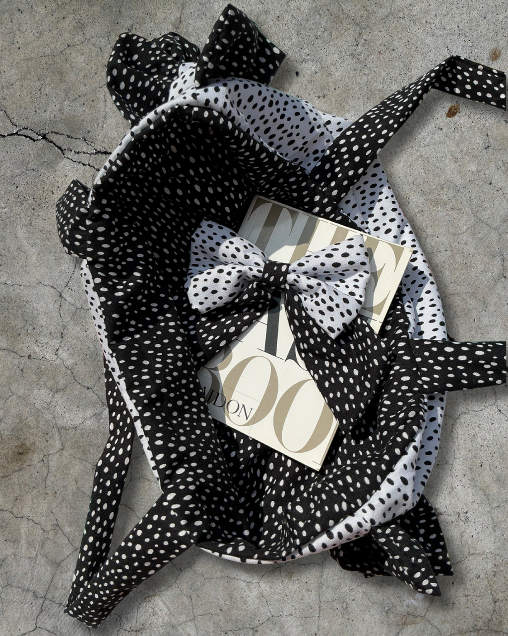 Mono Mood: Iconic Tote Bag