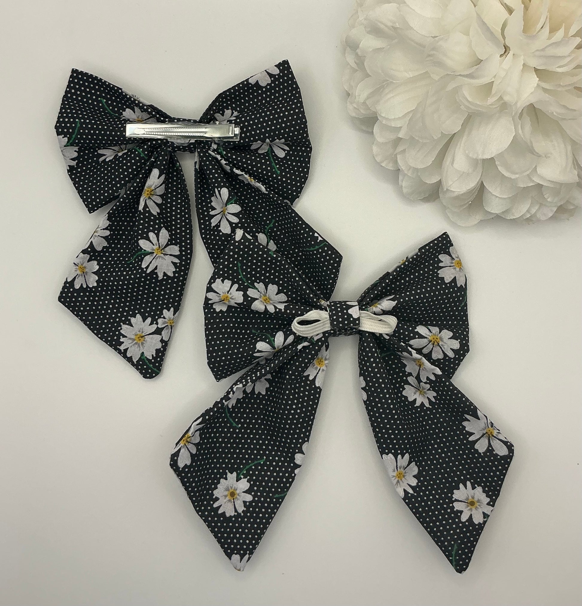 Fur-tastic Florals Daisy Hair Bow