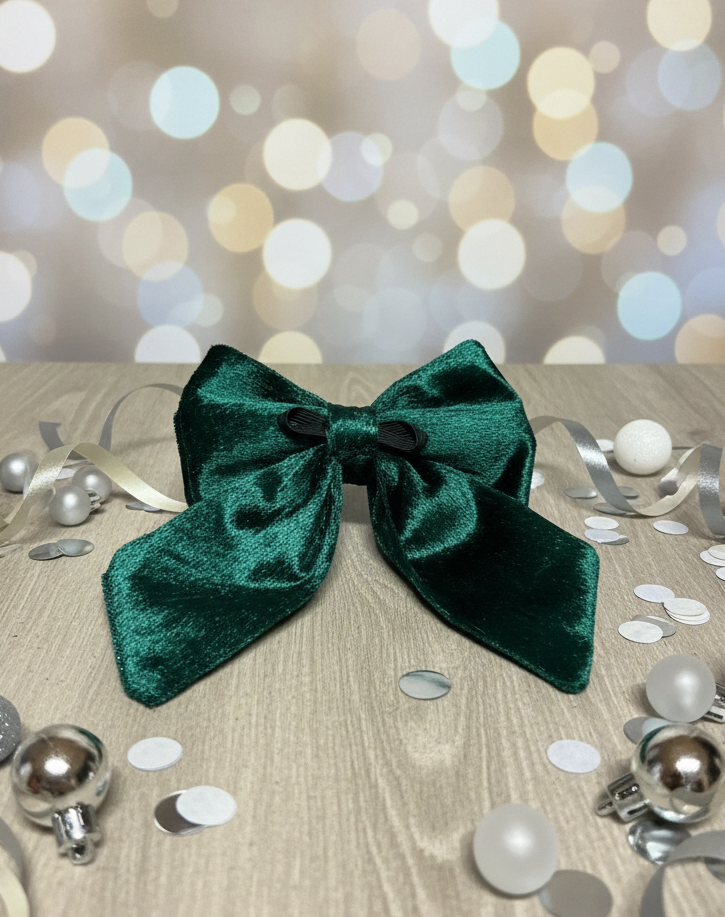Crushed Velvet Sailor Bow – Emerald Green