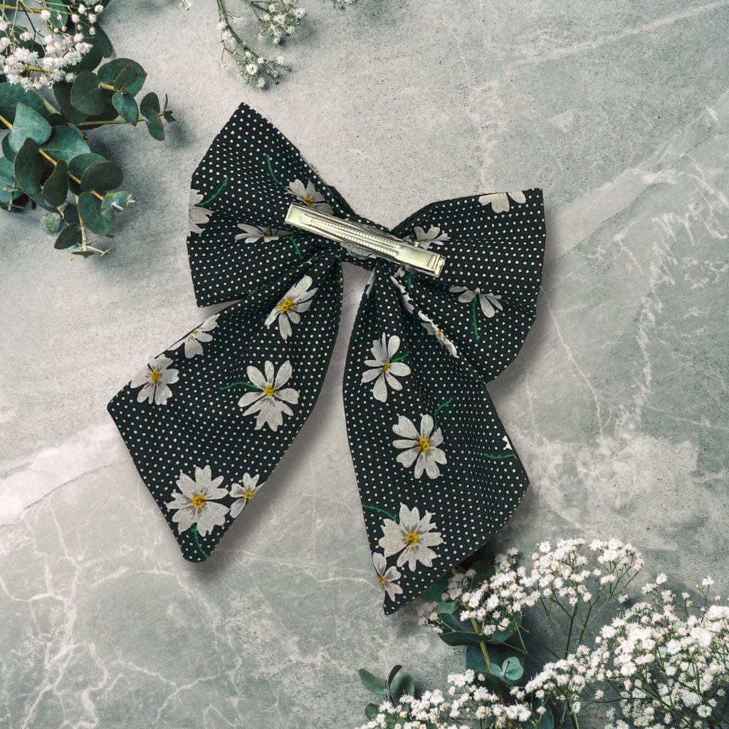Mono Magic: Daisy Hair Bow