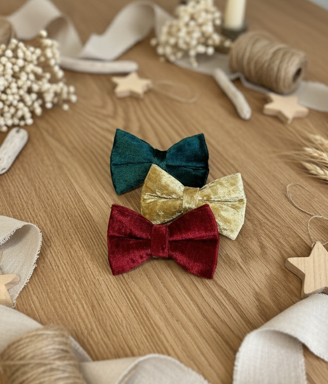 Crushed Velvet Bow Tie – Emerald Green