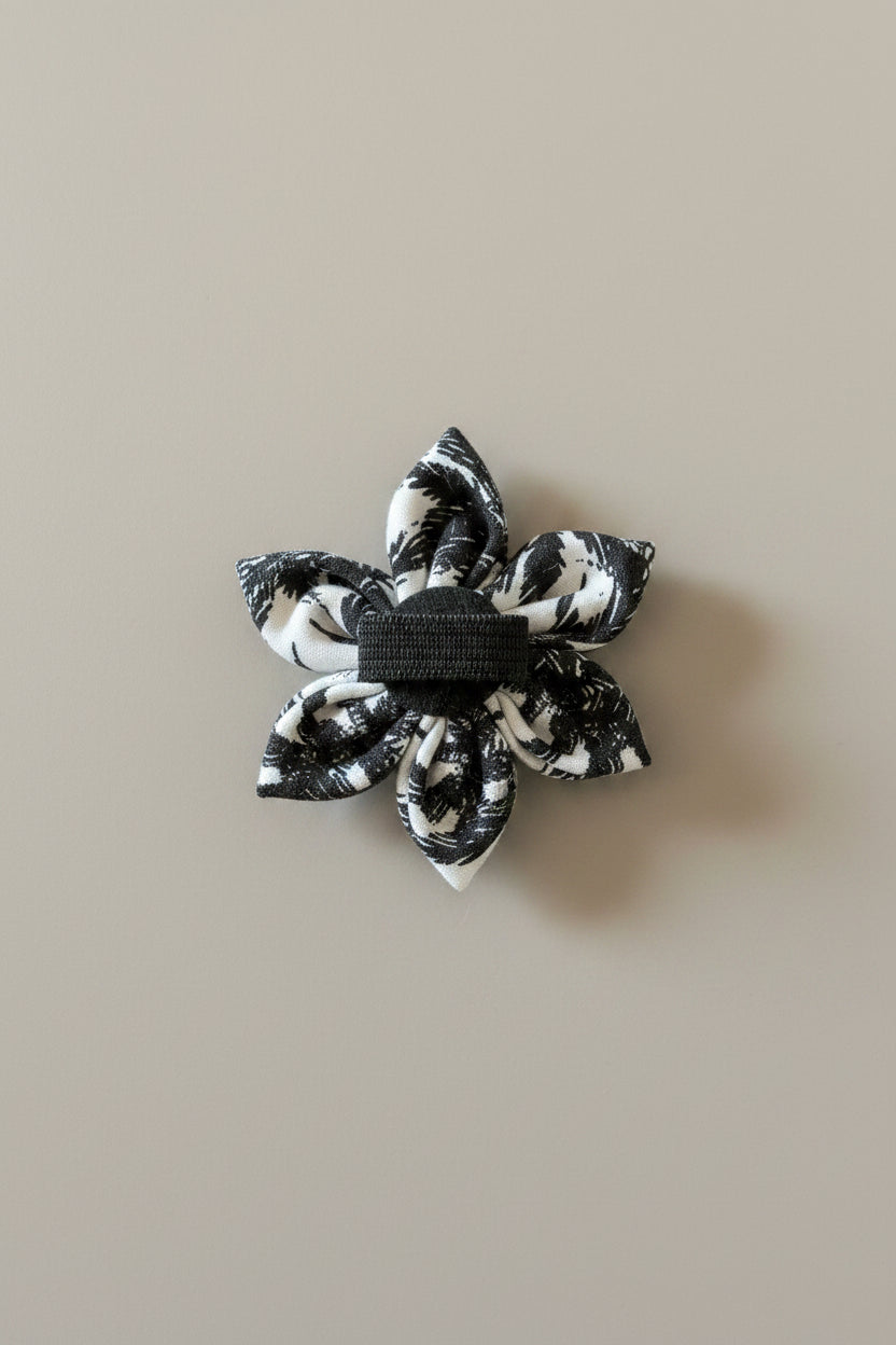 Tropical Tails Collar Flower