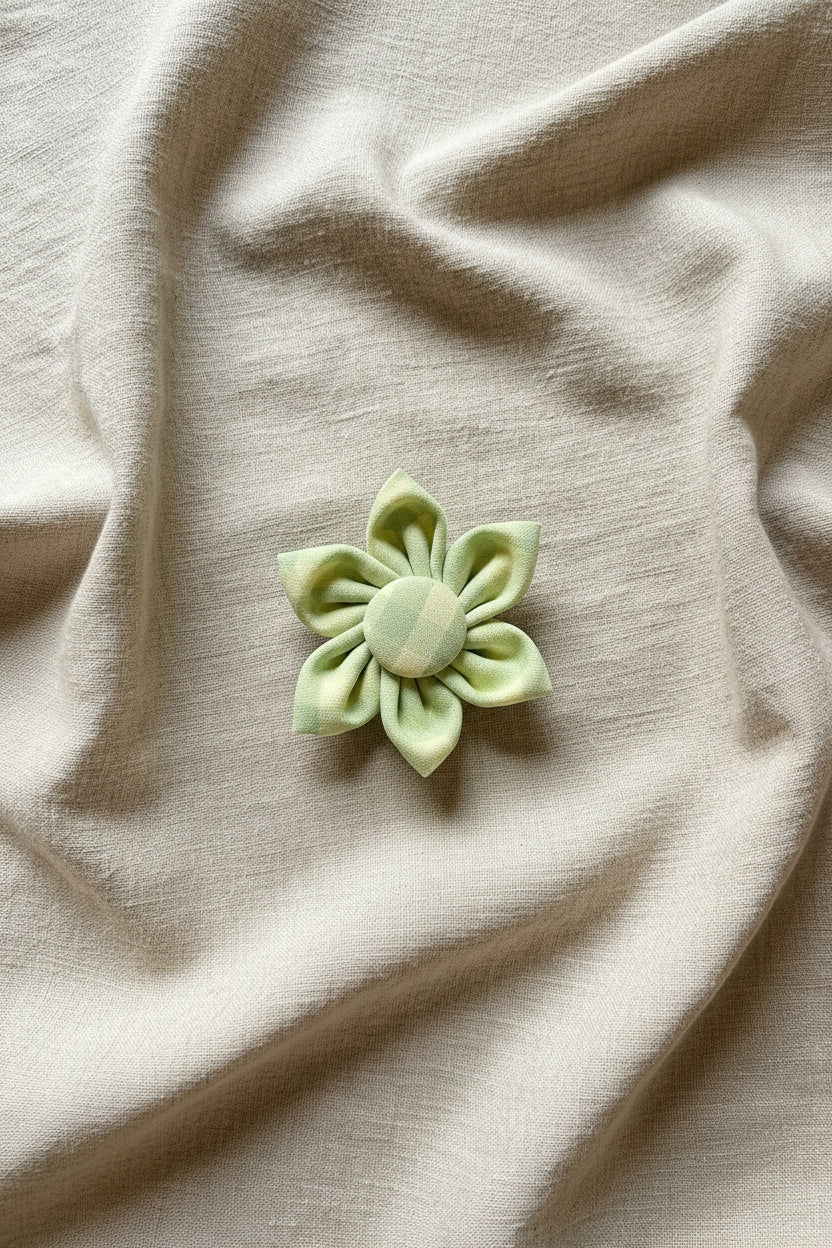 Picnic Pals - Peach Gingham Collar Flower